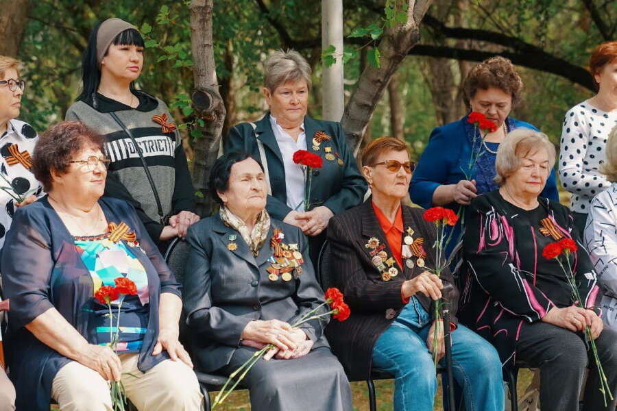 Волжские трубники встретили 80-летие Победы праздничными мероприятиями.