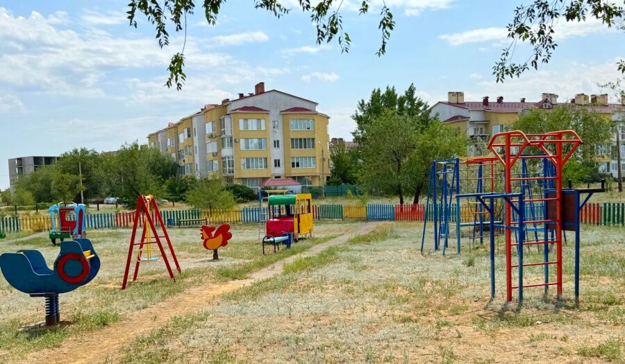Трубники помогли в ремонте детской площадки